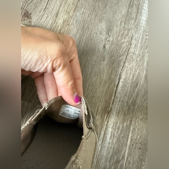 Crocs Santa Cruz Loafers Canvas Slip On Shoes Kids Toddlers Beige Tan Size 12 - Picture 9 of 11